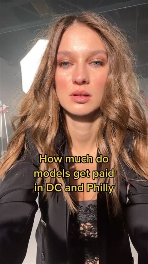 how much do versace models get paid